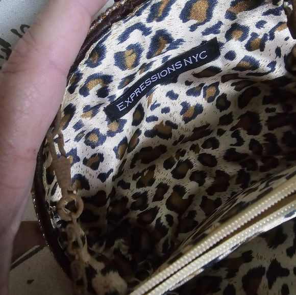 EXPRESSIONS NYC Hard Case snap closure evening clutch with Chain strap GUC - Picture 9 of 15